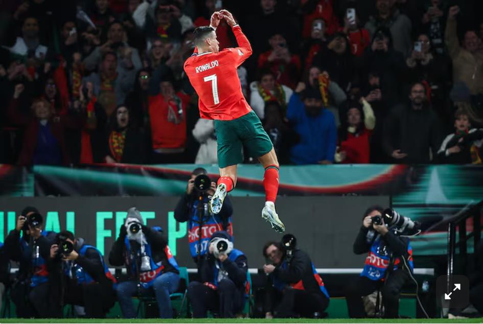 开云体育入口-C罗连续二十场比赛得分超过败北，C9不断突破！比赛高潮迭起(149比0的足球比赛视频回放)