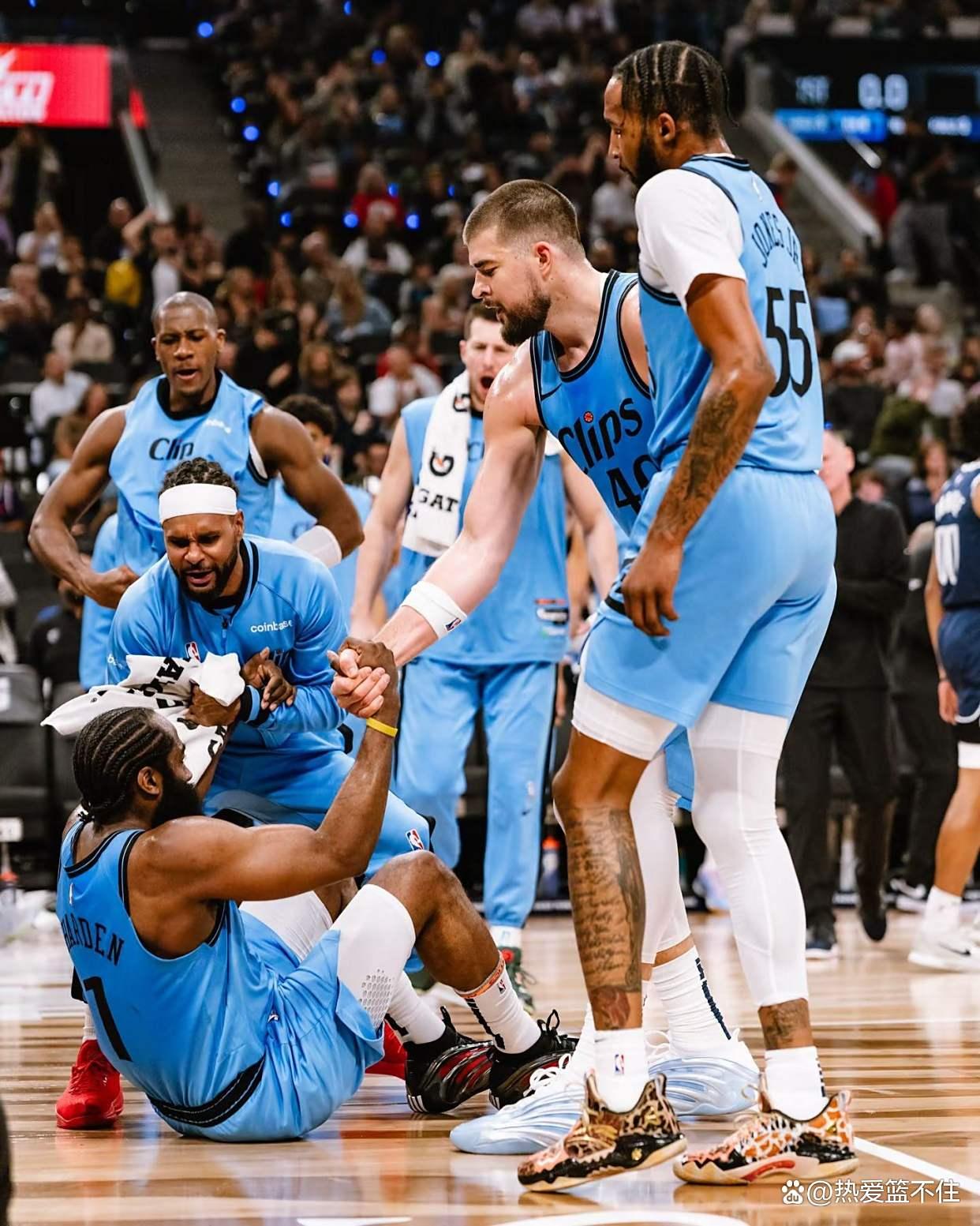 开云在线-关于里程碑夜！洛杉矶快船防线松动，NBA季后赛关键时刻刷纪录，态度坚定，赛程密集仍需轮换的信息