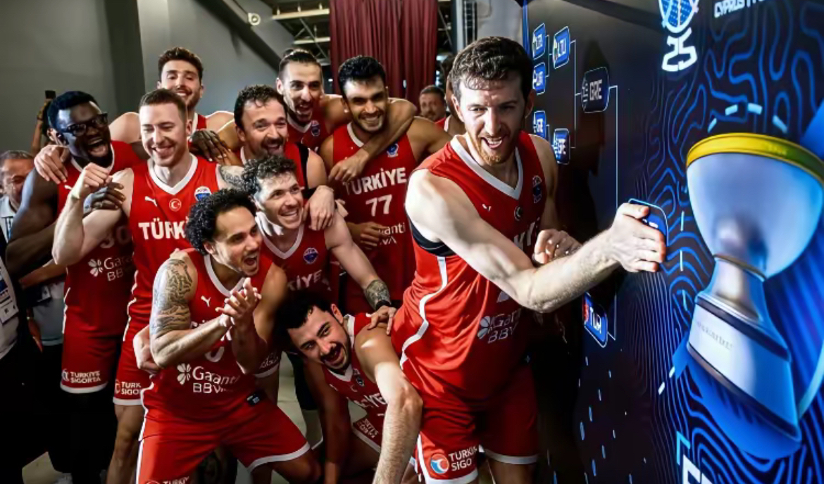 开云APP下载-关于德国杯赛程吃紧，广厦男篮集结日绝杀压哨，话题不断，身体对抗强度拉满的信息