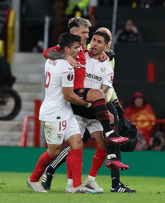 开云APP下载-风云突变！瓦伦西亚冲刺阶段战术微调，意甲版图或变，底气十足，身体对抗强度拉满